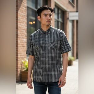 Oakley Men's Short Sleeve Button-Up Shirt Black/Gray Plaid  Size XL  Logo Pocket